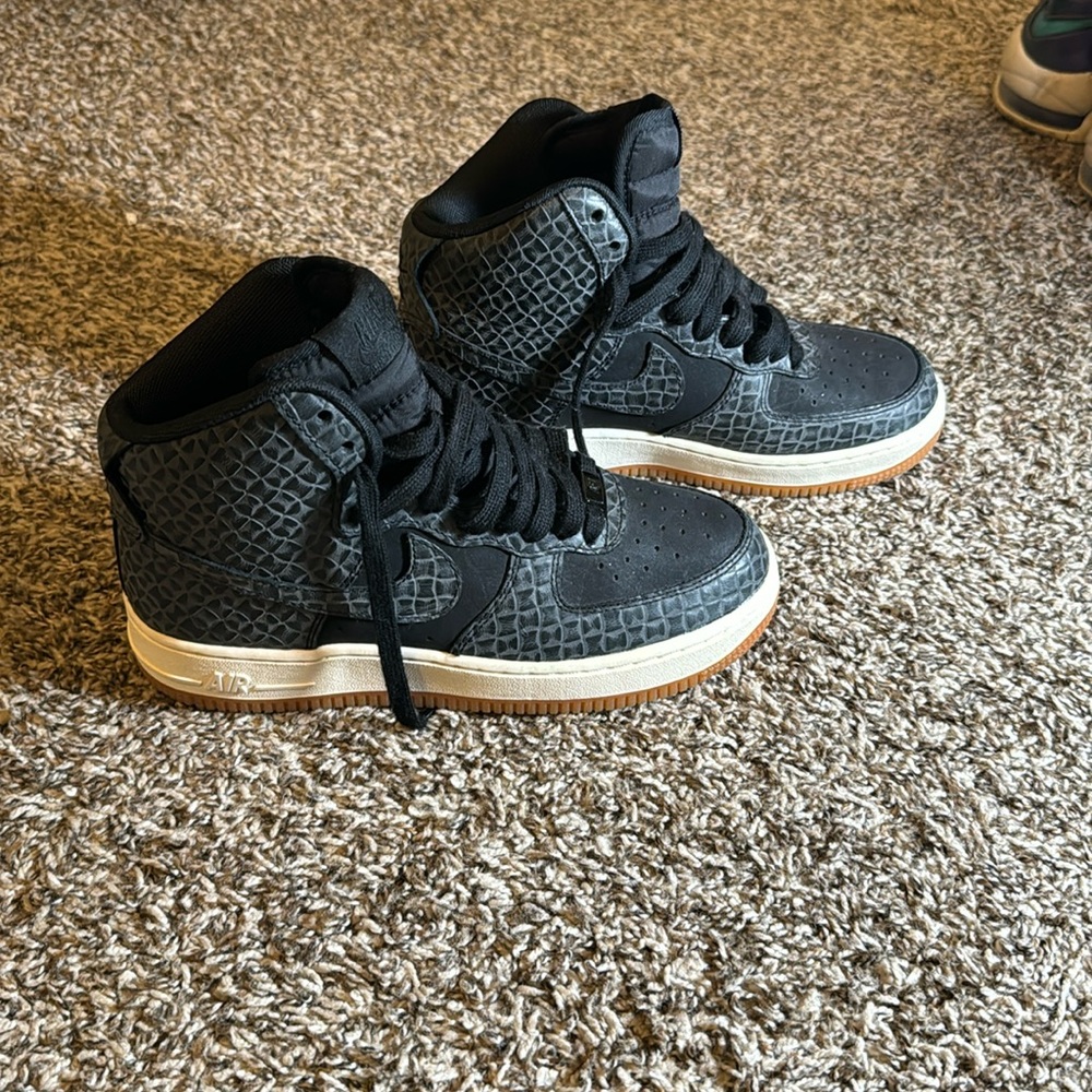 Wmns Air Force 1 Hi Premium 'Croc Black Gum'